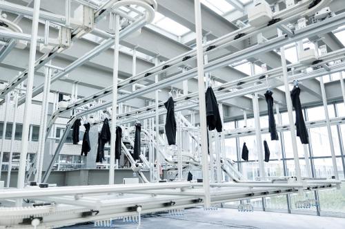 鞋服業(yè) 破壁人 ,特步超強(qiáng) 無界 系統(tǒng)橫空出世